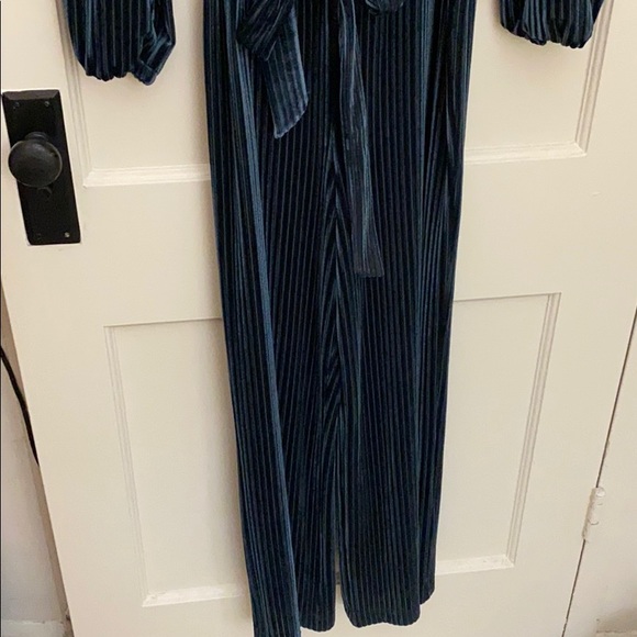 NWT Anthropology Velvet Blue Romper Sz S - Picture 3 of 6